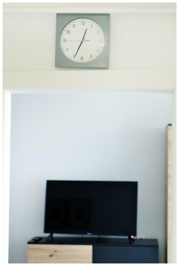 Color24 Centrum Nisko Apartman Kültér fotó