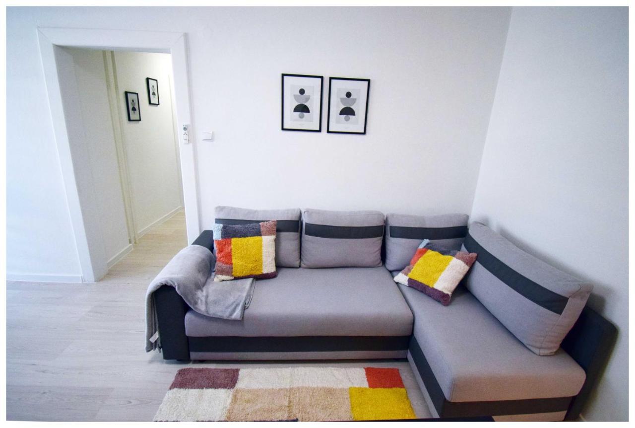 Color24 Centrum Nisko Apartman Kültér fotó