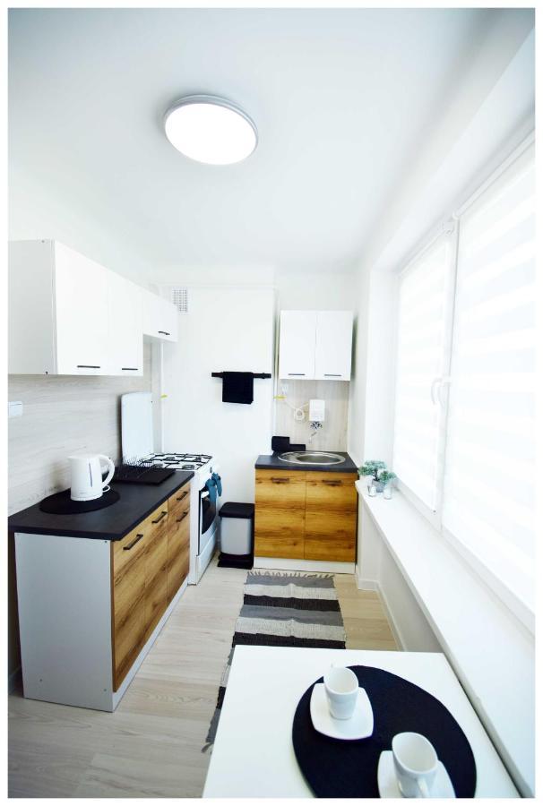 Color24 Centrum Nisko Apartman Kültér fotó