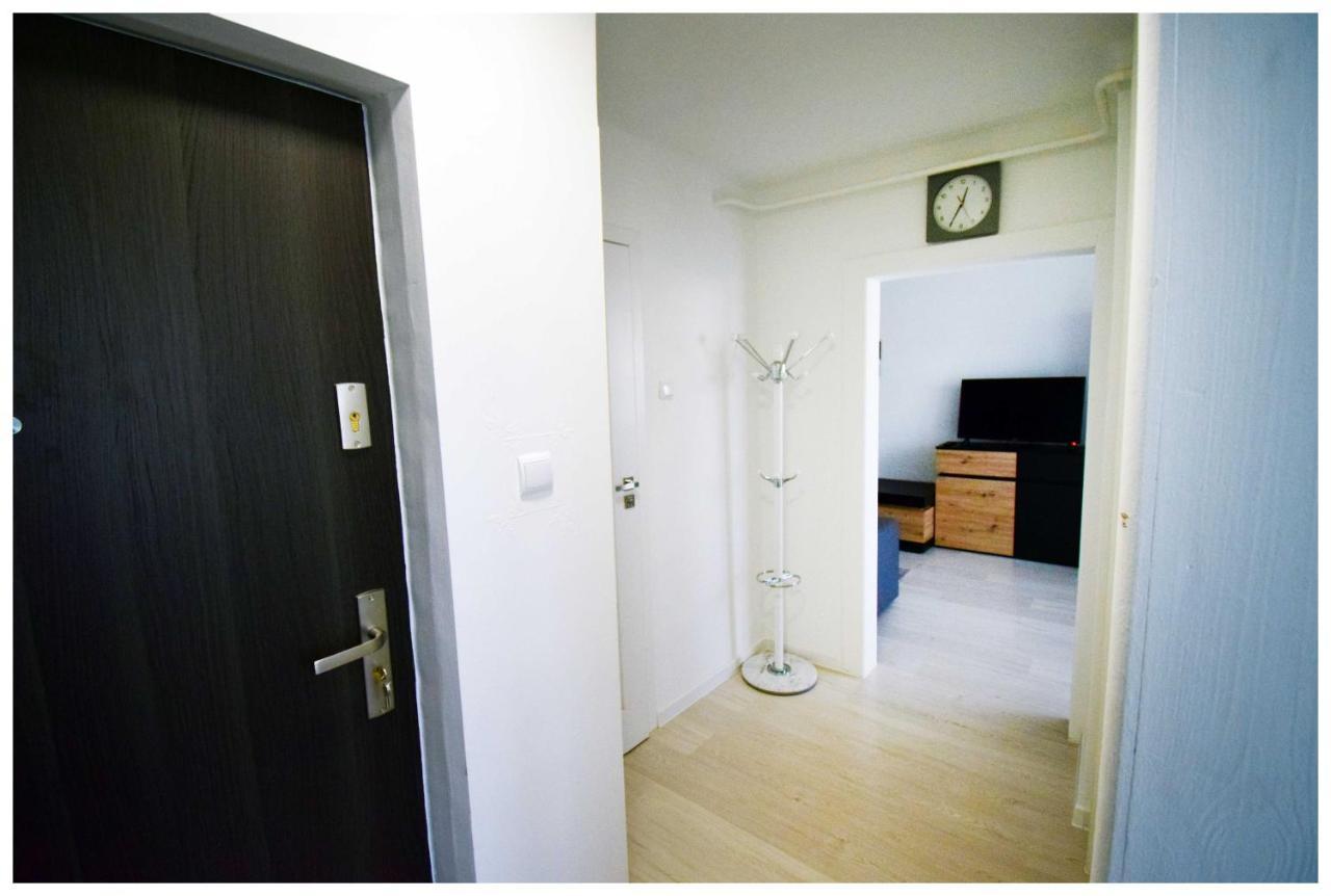 Color24 Centrum Nisko Apartman Kültér fotó