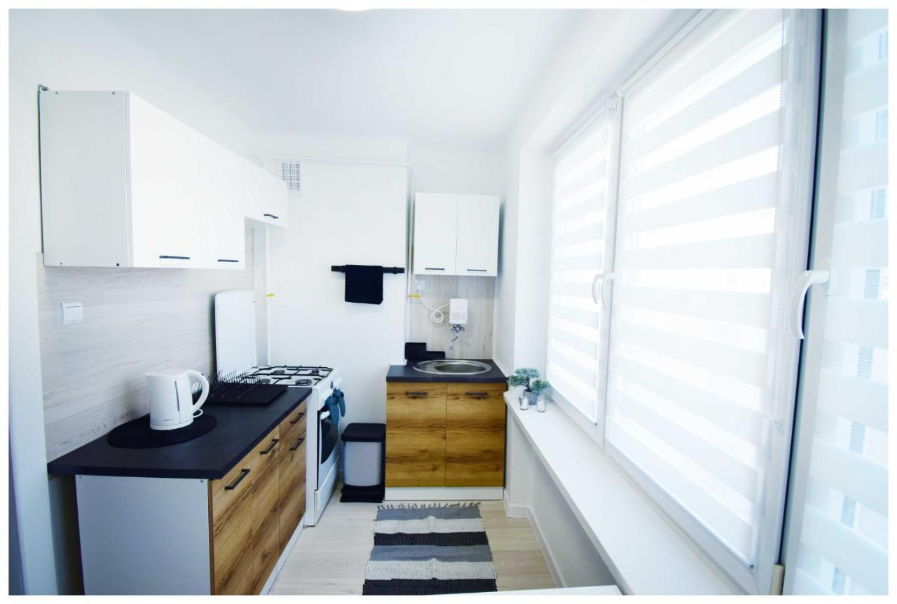 Color24 Centrum Nisko Apartman Kültér fotó