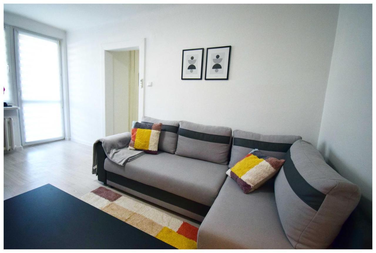 Color24 Centrum Nisko Apartman Kültér fotó