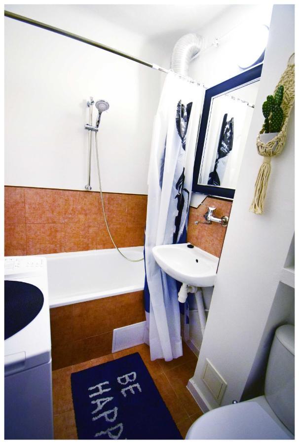 Color24 Centrum Nisko Apartman Kültér fotó